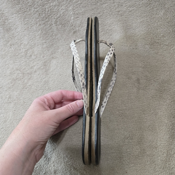 TKEES Black and Snakeskin Print Thong Sandals Size 9 - Picture 6 of 9